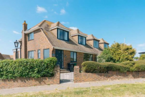 Lush & Spacious 3BD House - East Brighton